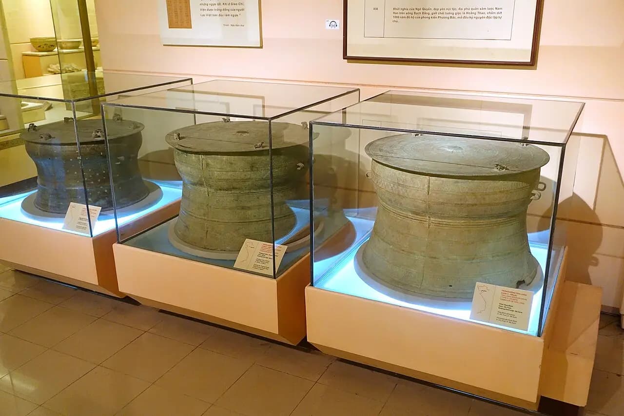 Phòng trưng bày trống đồng