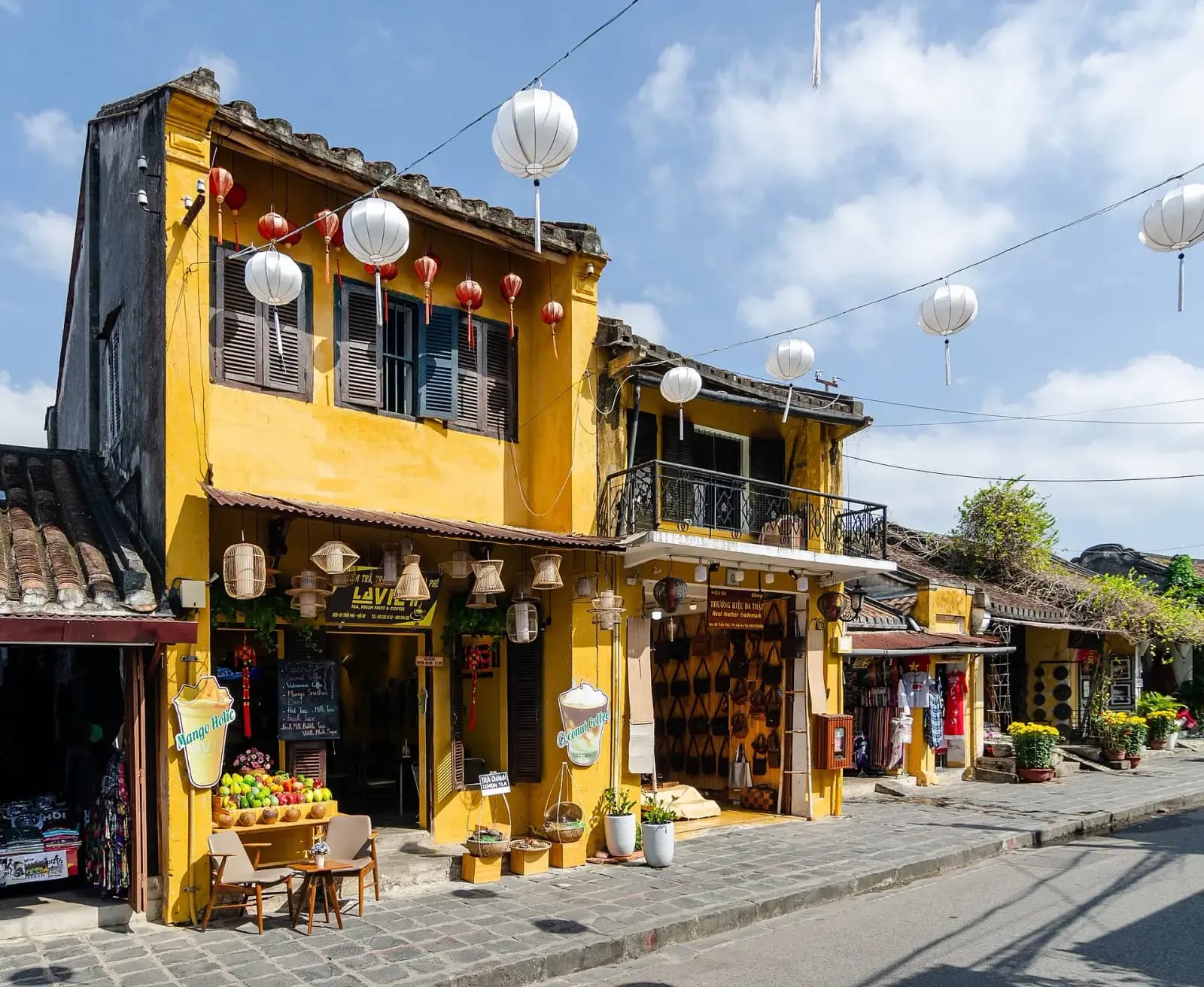 Nhà phố vàng ở Hội An