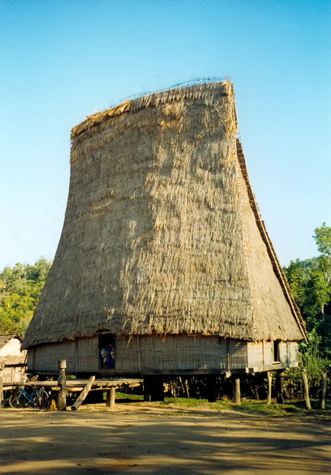 Nhà rông Ba Na