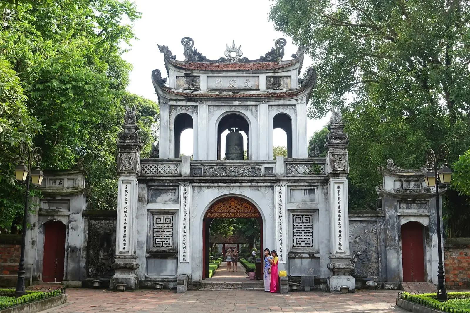 Cổng chính Văn Miếu – Quốc Tử Giám